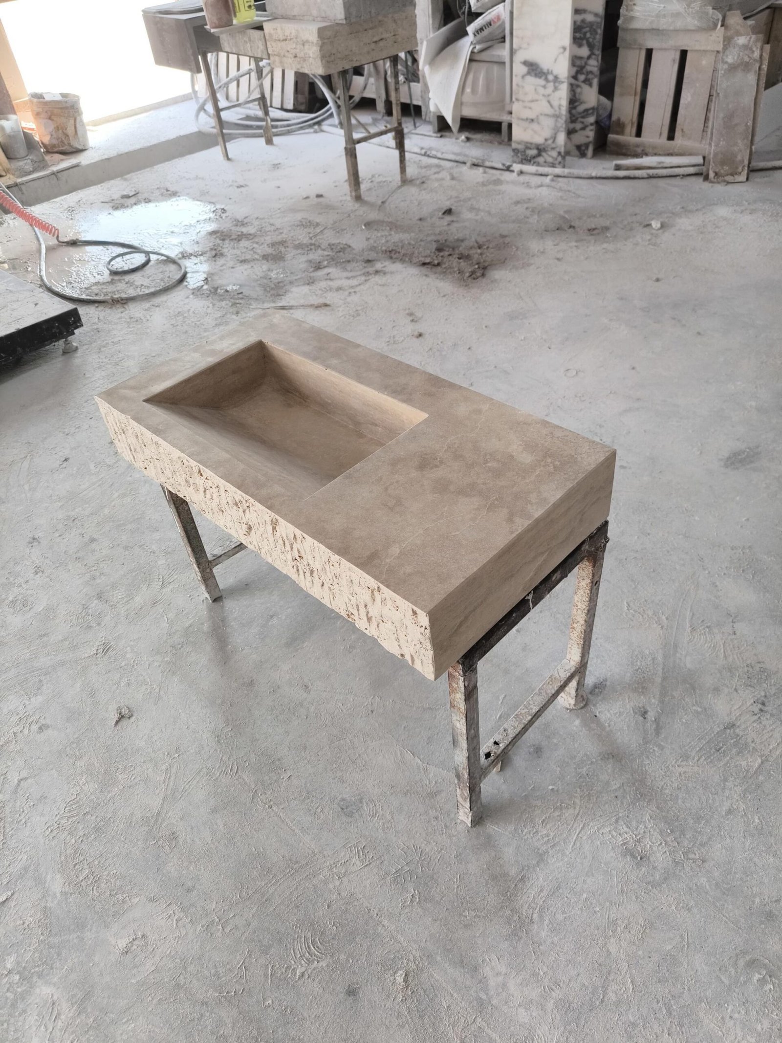 Traverten Taş Lavabo – El Yapımı Dikdörtgen Minimalist Banyo Tezgahı (32") - Görsel 5