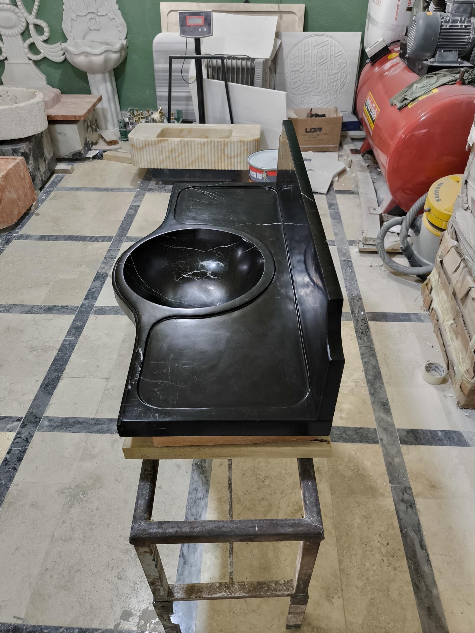 Nero Marquina Mermer Lavabo – Kavisli Ön Yüzeyli Sırt Panelli Siyah Lüks Banyo Tezgahı - Görsel 6