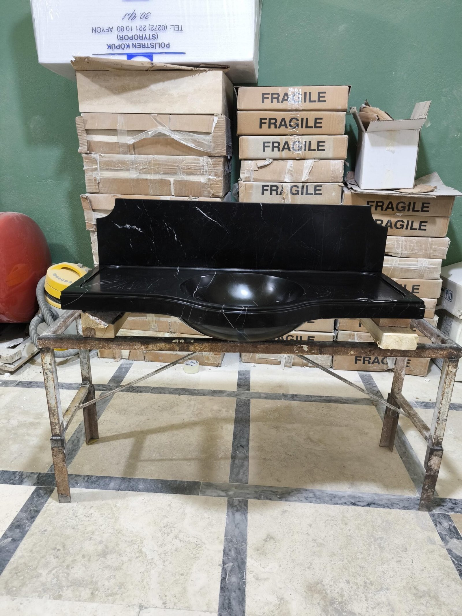 Nero Marquina Mermer Lavabo – Kavisli Ön Yüzeyli Sırt Panelli Siyah Lüks Banyo Tezgahı - Görsel 2
