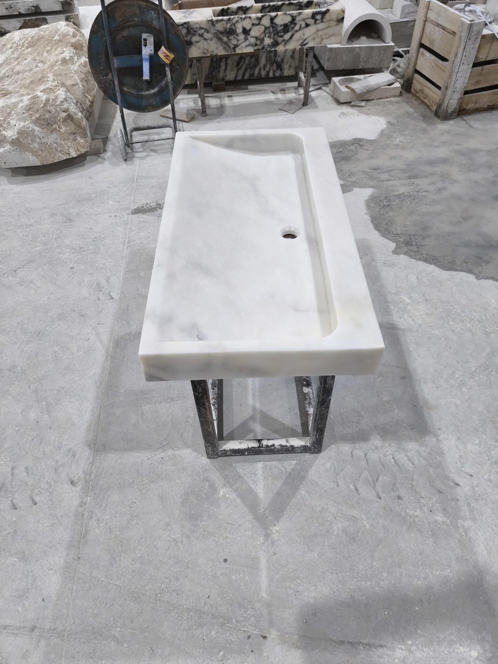 El Yapımı Beyaz Mermer Lavabo – Modern Heykelsi Tasarımlı Banyo Tezgah Üstü Lavabo - Görsel 4