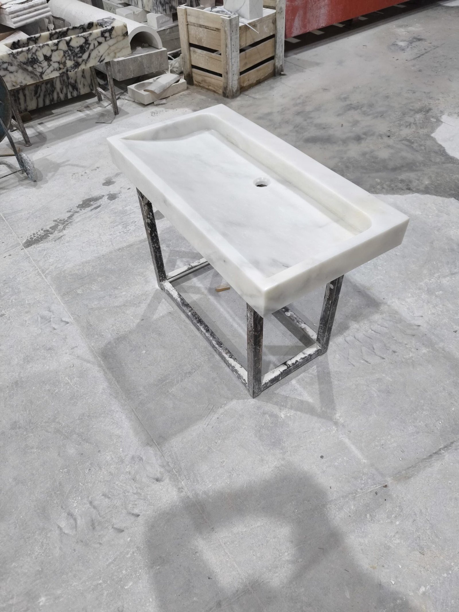 El Yapımı Beyaz Mermer Lavabo – Modern Heykelsi Tasarımlı Banyo Tezgah Üstü Lavabo - Görsel 3