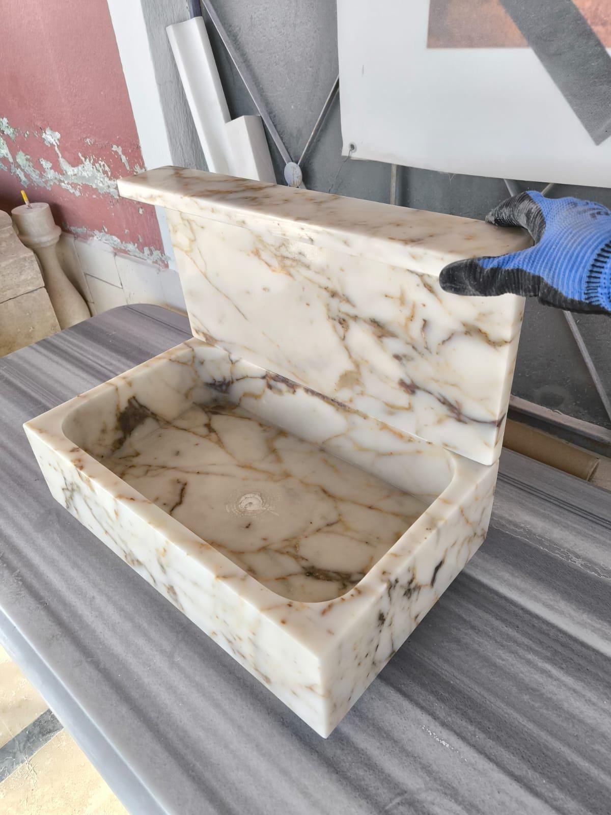 Calacatta Gold Mermer Lavabo – Sırt Panelli El Yapımı İtalyan Banyo Lavabosu - Görsel 8