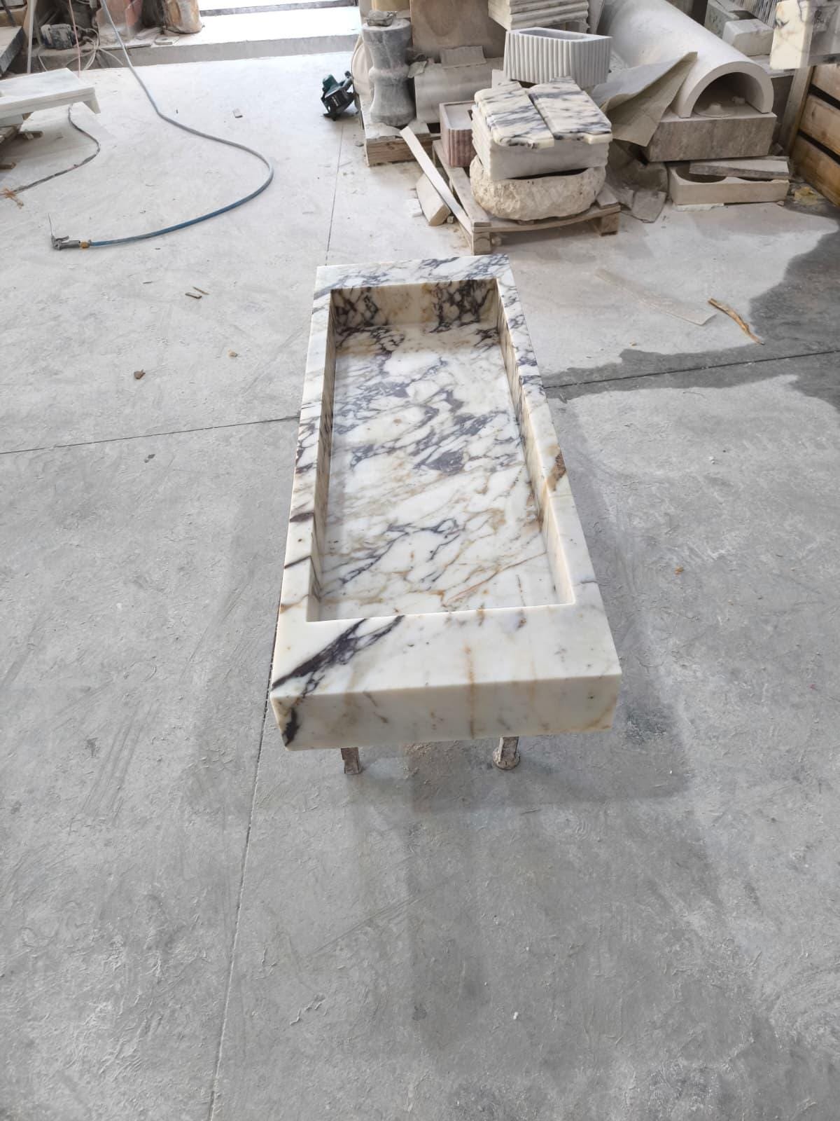 Calacatta Viola Mermer Lavabo – Büyük Boy El Yapımı Lüks Banyo Tezgahı (18x50x5”) - Görsel 5