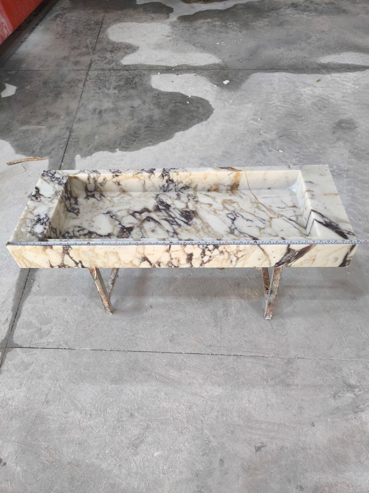 Calacatta Viola Mermer Lavabo – Büyük Boy El Yapımı Lüks Banyo Tezgahı (18x50x5”) - Görsel 10