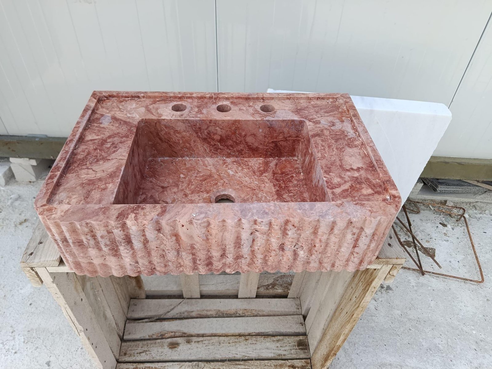Kırmızı Mermer Lavabo – Musluk Delikli El Yapımı Lüks Banyo Lavabosu (16x24) - Görsel 5