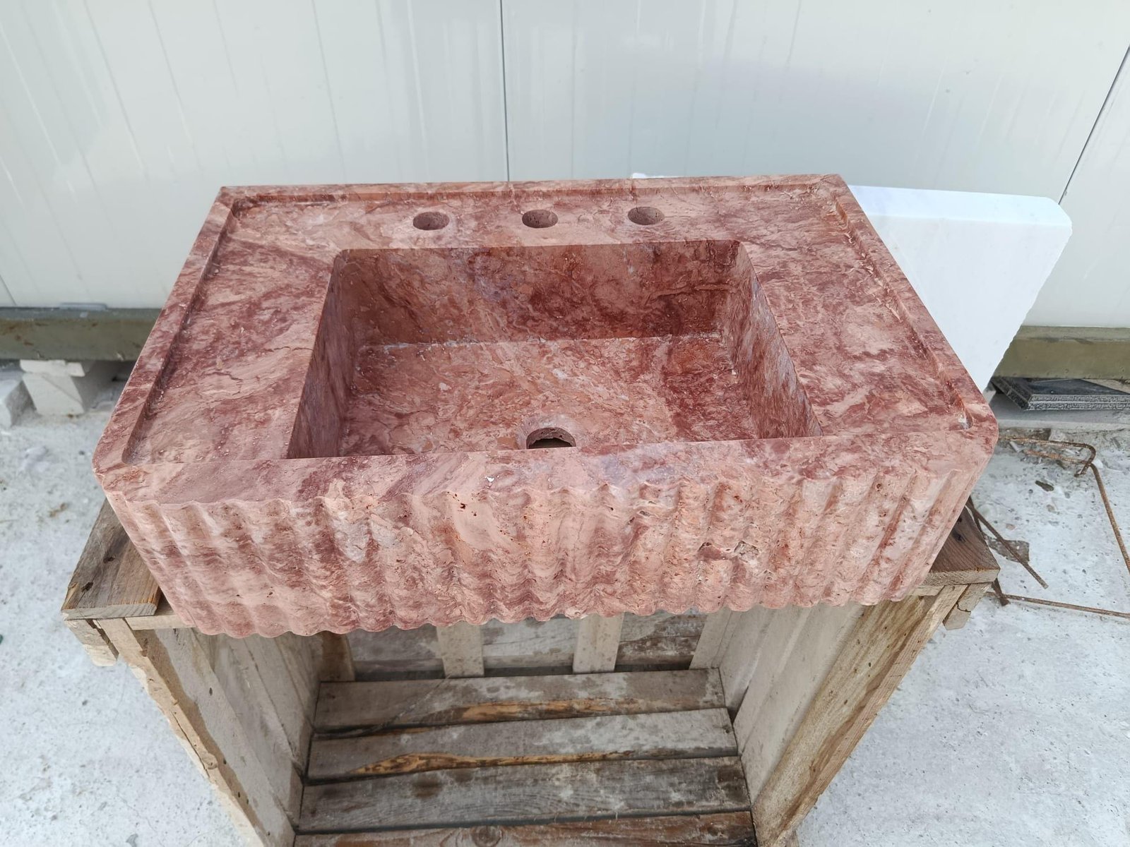 Kırmızı Mermer Lavabo – Musluk Delikli El Yapımı Lüks Banyo Lavabosu (16x24) - Görsel 2