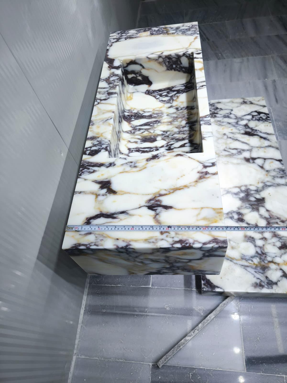 Calacatta Viola Mermer Lavabo ve Raf Seti – Duvara Monte (Floating) Lüks Banyo Tezgahı - Görsel 9