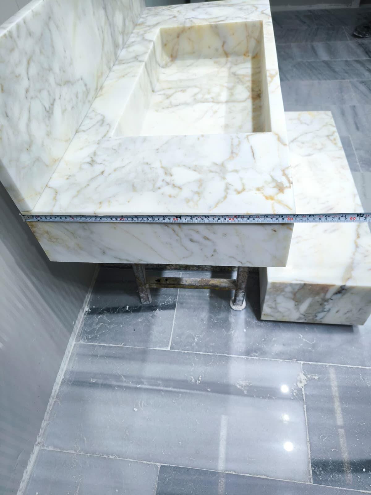 Calacatta Gold Mermer Lavabo – Yüksek Sırtlıklı (Backsplash) Lüks Vanity Top (47") - Görsel 7