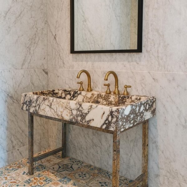 Calacatta Viola Mermer Lavabo Tezgahı – Çift Bataryalı (Double Faucet) Lüks Vanity Top (36")
