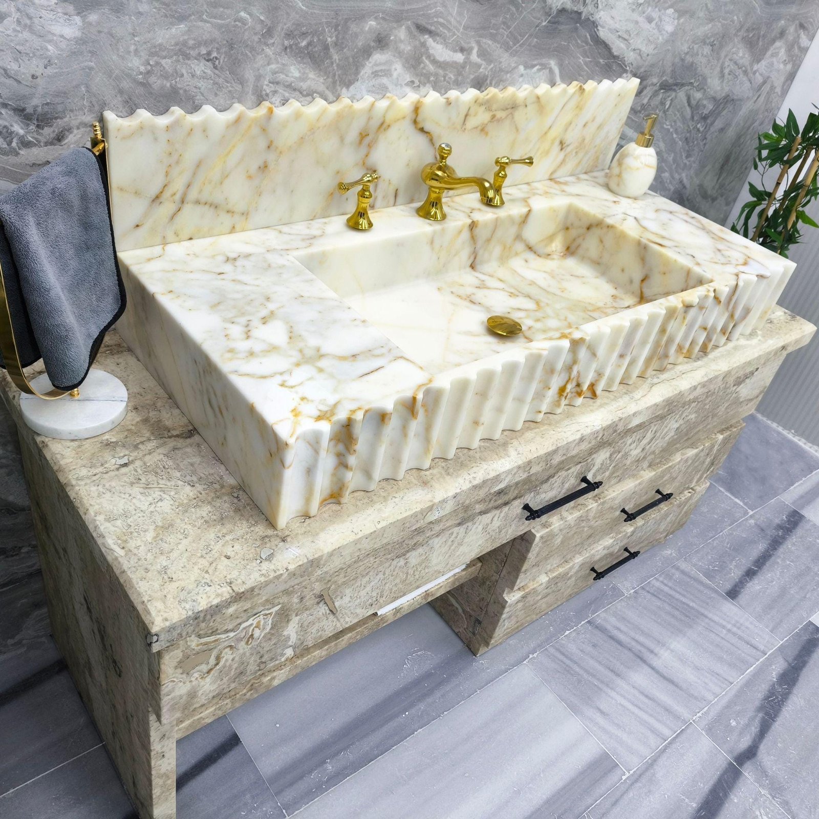 Calacatta Gold Mermer Lavabo – Büyük Flütlü Çift Hazneli, 6” Sırt Panelli, 20x47x6 - Görsel 7