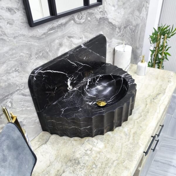 Nero Marquina Mermer Lavabo – Siyah Dikdörtgen Tezgah Üstü Lavabo, 9” Sırt Panelli (16x30x6”)