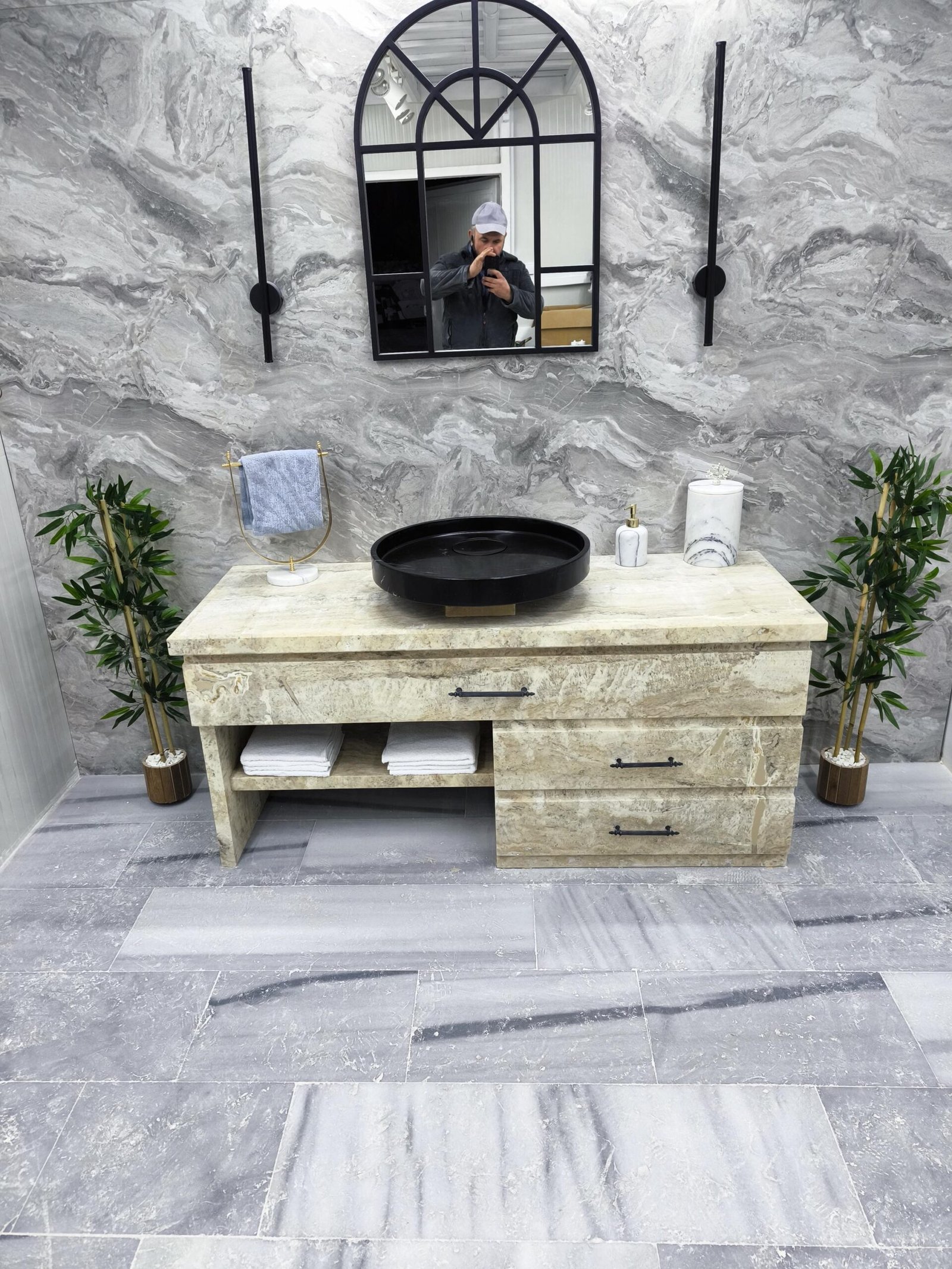 Nero Marquina Mermer Lavabo – Yuvarlak Siyah Tezgah Üstü Banyo Lavabosu (56 cm) - Görsel 2