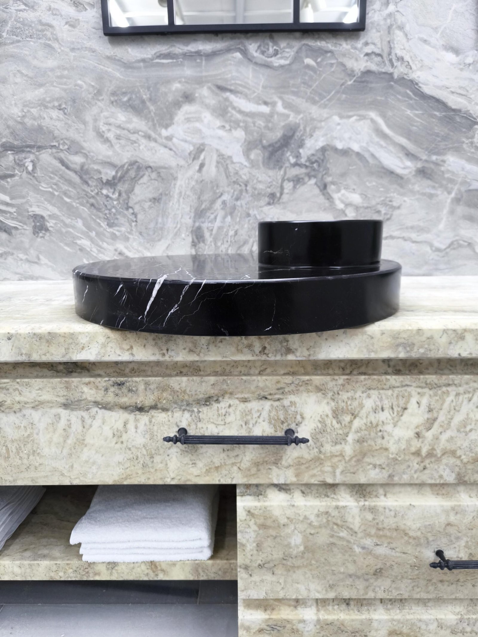 Nero Marquina Mermer Lavabo – Yuvarlak Siyah Tezgah Üstü Banyo Lavabosu (56 cm) - Görsel 4