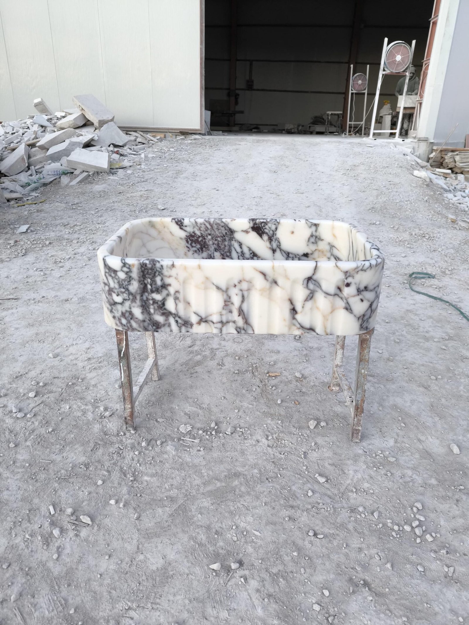 Calacatta Viola Mermer Mutfak Evyesi – Fluted Ön Yüzlü Farmhouse (Apron Front) Lavabo 21x33 - Görsel 7