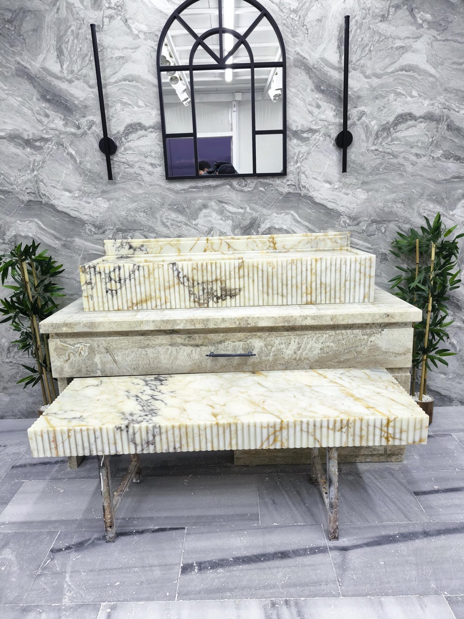 Calacatta Gold Viola Mermer Lavabo ve Raf Seti – Yivli (Fluted) Lüks Banyo Vanity (50") - Görsel 2