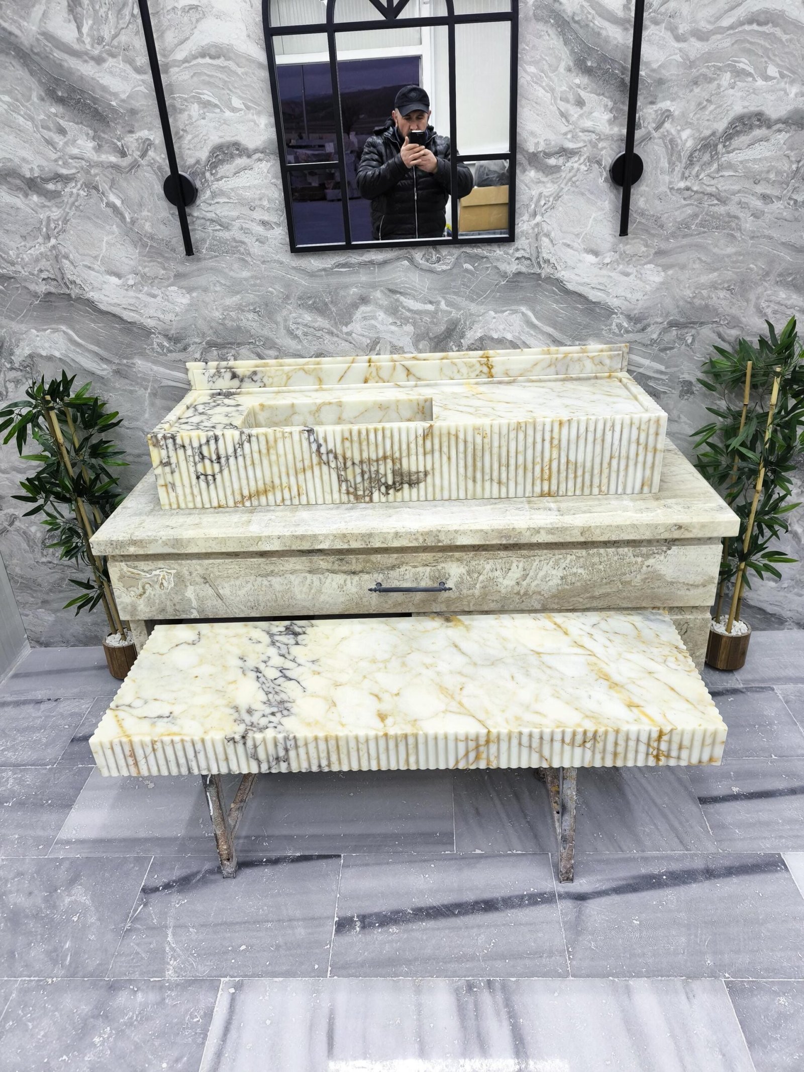 Calacatta Gold Viola Mermer Lavabo ve Raf Seti – Yivli (Fluted) Lüks Banyo Vanity (50") - Görsel 3