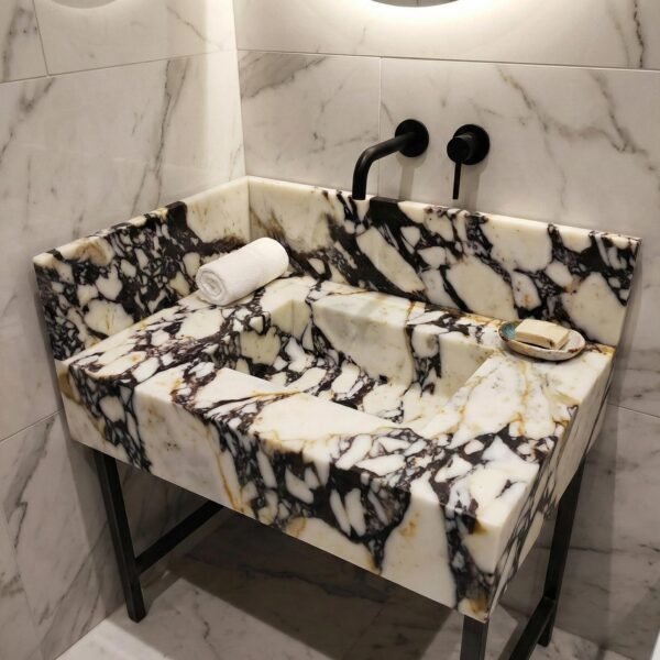 Calacatta Viola Mermer Lavabo – Sırt Panelli Tezgahlı Lüks Banyo Vanity (28")