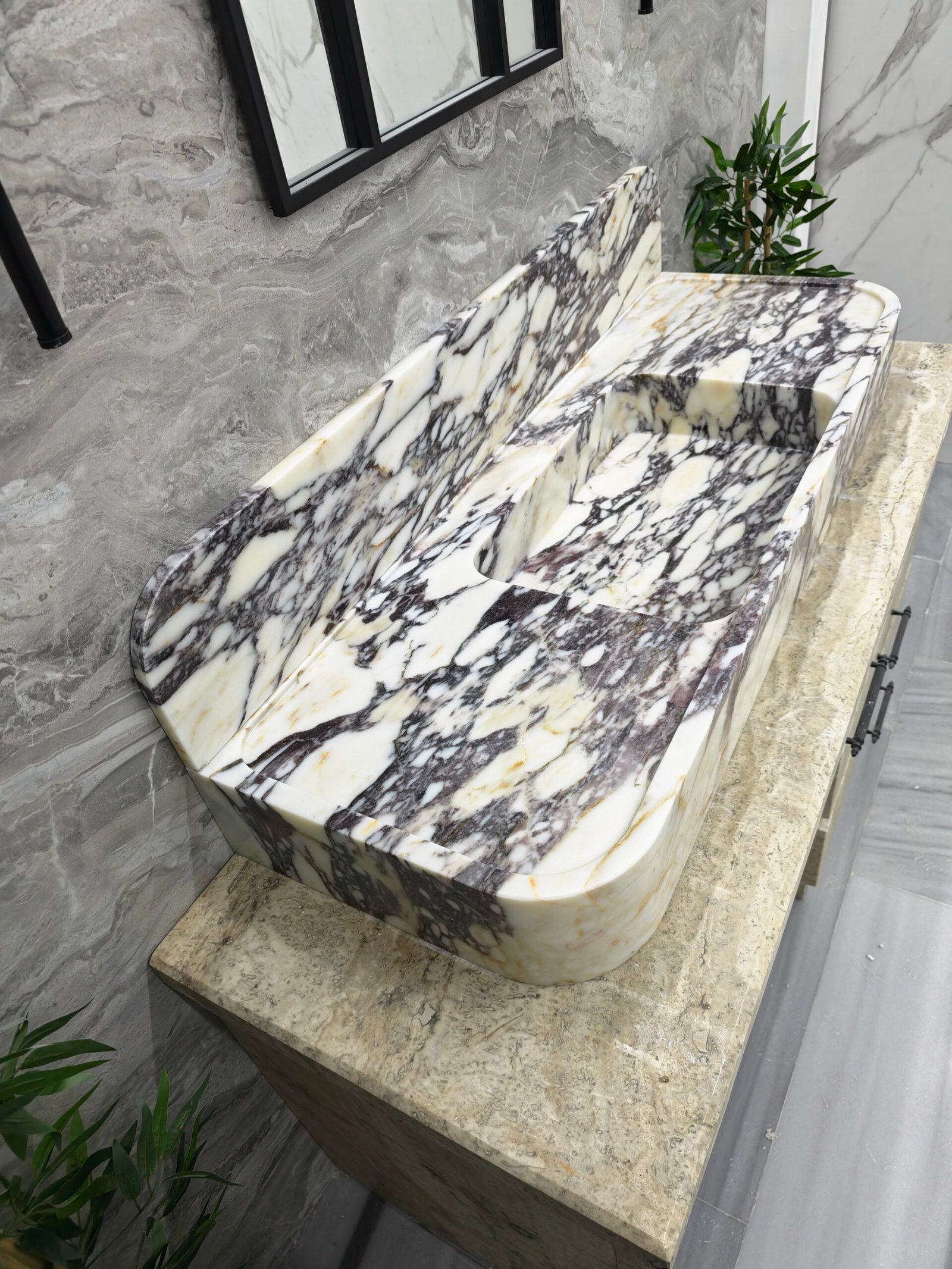 El Yapımı Calacatta Viola Mermer Lavabo – Arkalıklı Lüks Banyo Lavabosu 18" x 51" x 6"