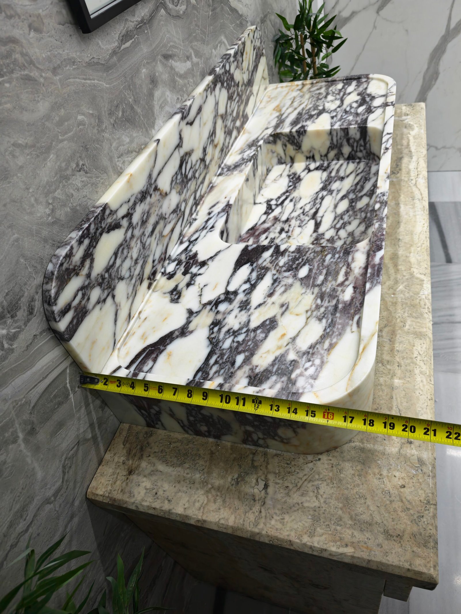 El Yapımı Calacatta Viola Mermer Lavabo – Arkalıklı Lüks Banyo Lavabosu 18" x 51" x 6" - Görsel 6