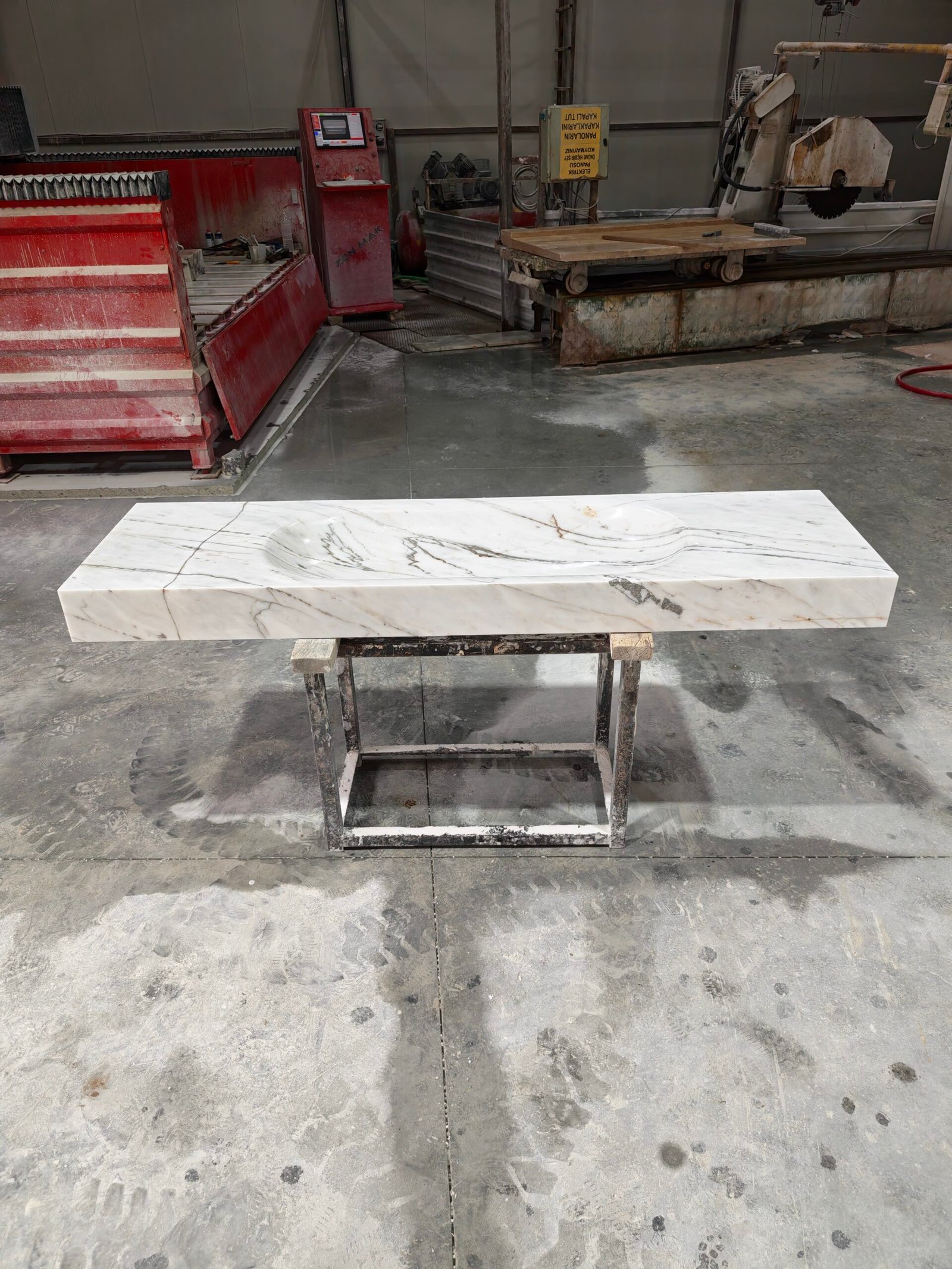 El Yapımı Carrara Mermer Yüzer Banyo Tezgahı ve Entegre Lavabo – 20" x 72" x 5"