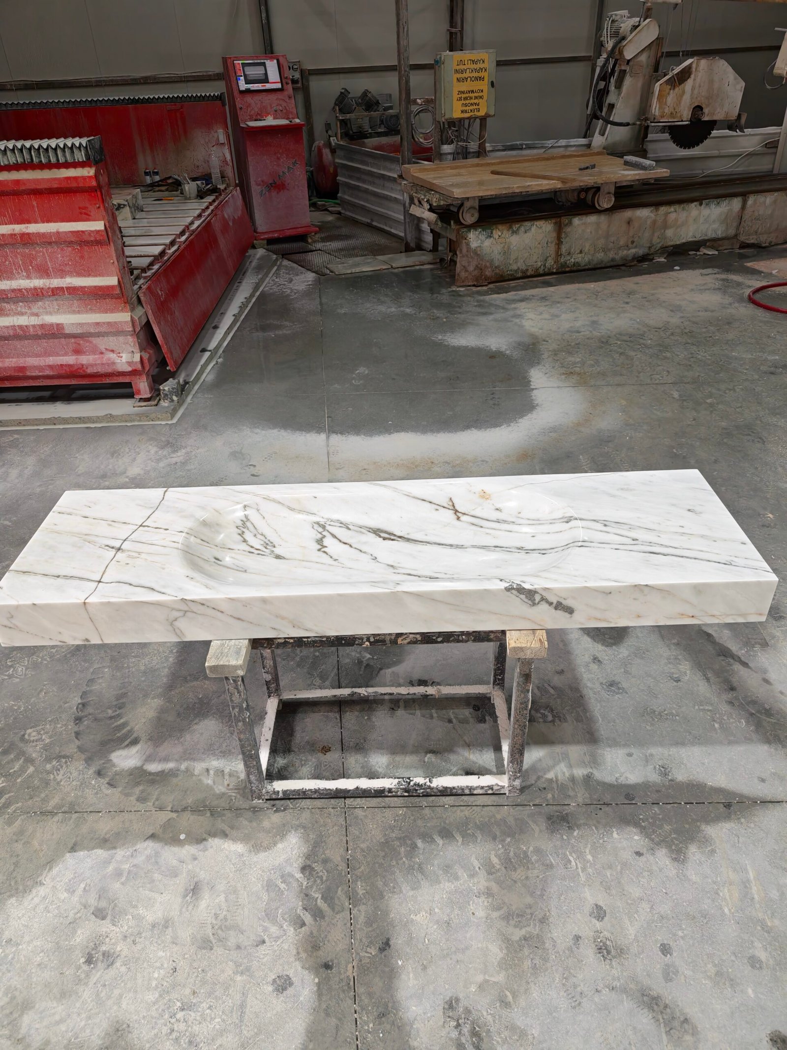 El Yapımı Carrara Mermer Yüzer Banyo Tezgahı ve Entegre Lavabo – 20" x 72" x 5" - Görsel 3
