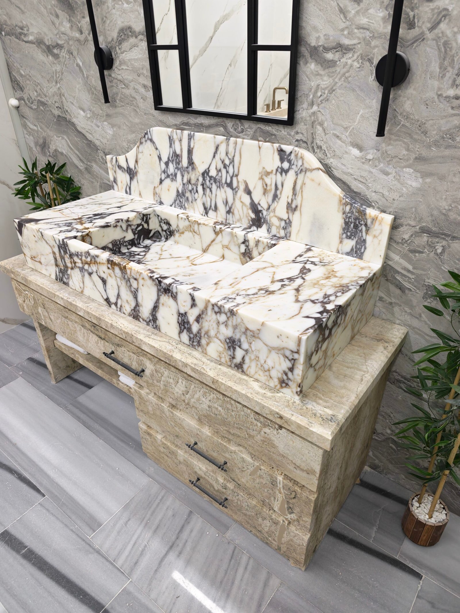 El Yapımı Calacatta Viola Mermer Lavabo – Arkalıklı Tasarım Banyo Lavabosu 20" x 51" x 8" - Görsel 2